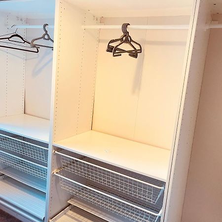3 Bedroom Holiday House,Close To M6-Express Way To Centre Birmingham Eksteriør billede
